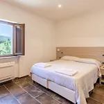 6 Bedroom Cozy In Passignano Sul T