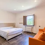 6 Bedroom Cozy In Passignano Sul T Passignano sul Trasimeno