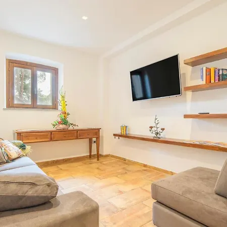 Holiday home Beautiful In Passignano Sul T Passignano sul Trasimeno