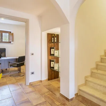 6 Bedroom Cozy In Passignano Sul T Nyaraló