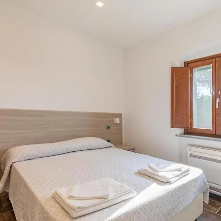 6 Bedroom Cozy In Passignano Sul T *