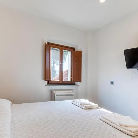 Beautiful In Passignano Sul T 펜션