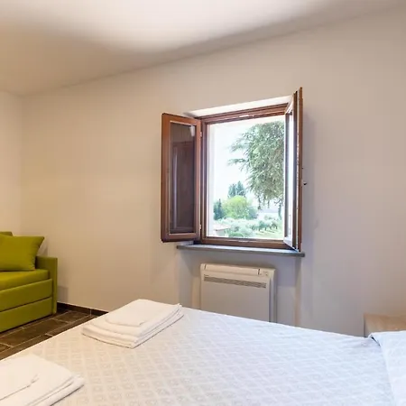 6 Bedroom Cozy In Passignano Sul T Passignano sul Trasimeno